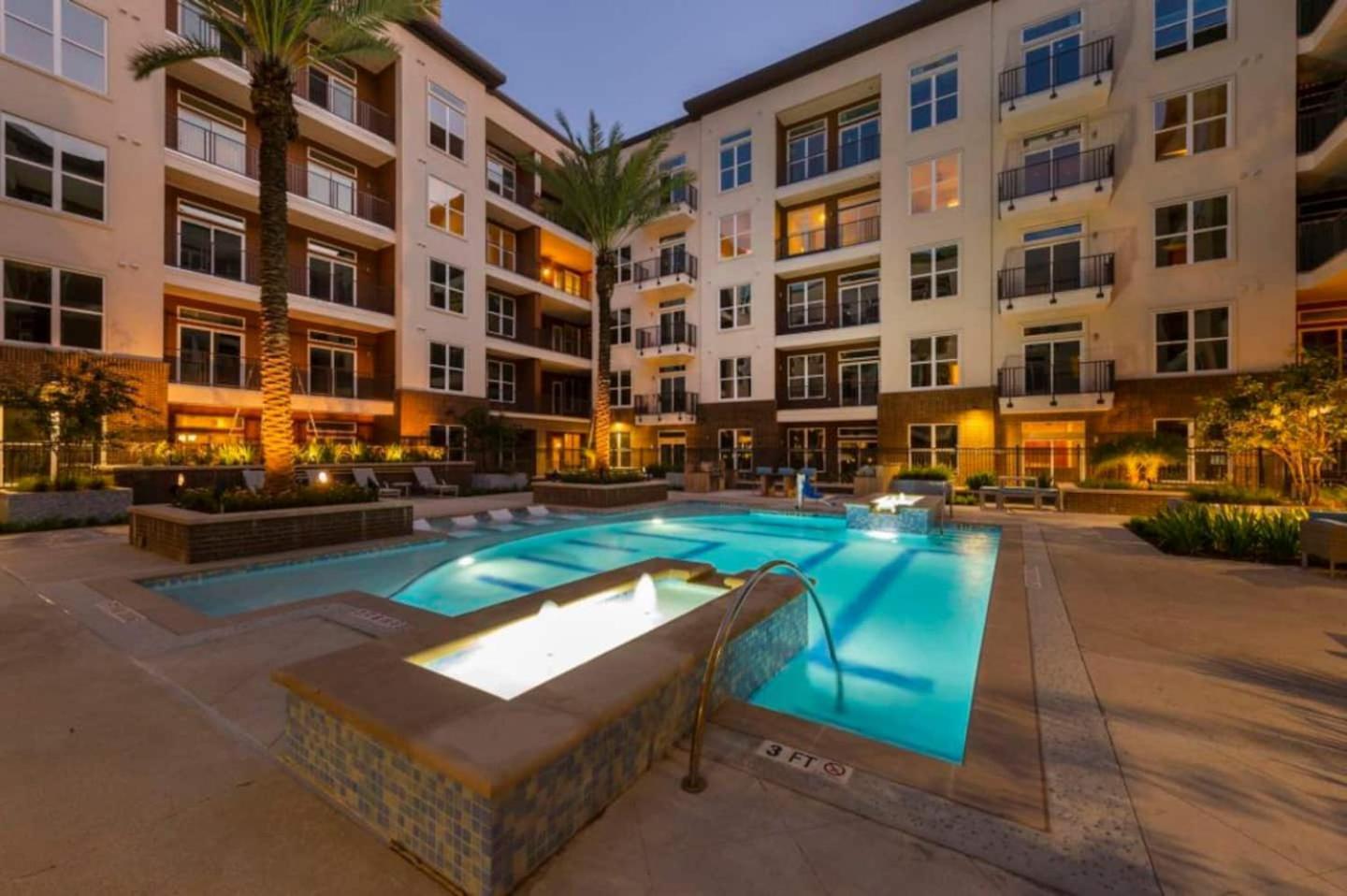 Downtown Apt Free Parking - Pool - Gym - Fully Kitchen Houston Luaran gambar
